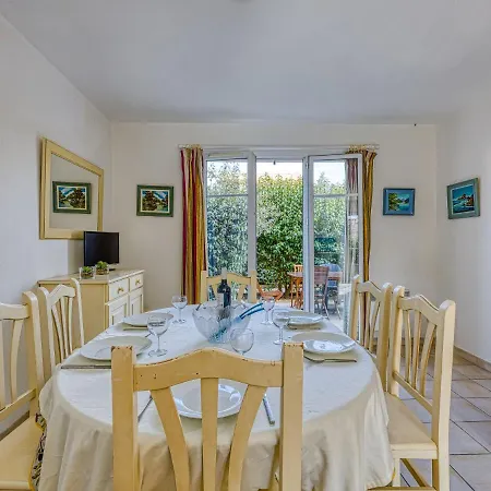 Holiday home Les Grandes Bleues 3 By Interhome